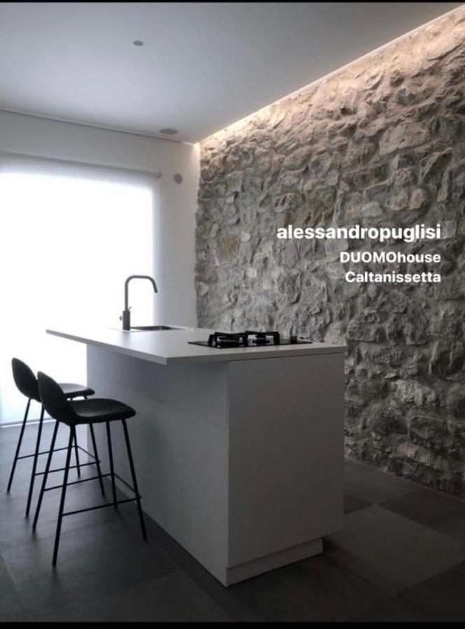 Апартаменты Duomo House Кальтаниссетта Экстерьер фото
